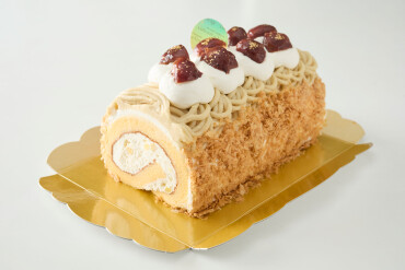 【秋限定】栗のロールケーキ🌰